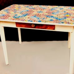 Holztisch Vintage Kaufen - Tisch mit Fliesenmuster KreaFreiKunst